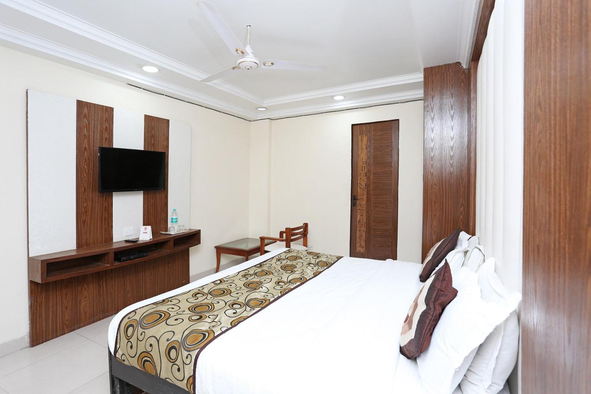 Oyo Flagship Hotel F Five Nueva Delhi Exterior foto