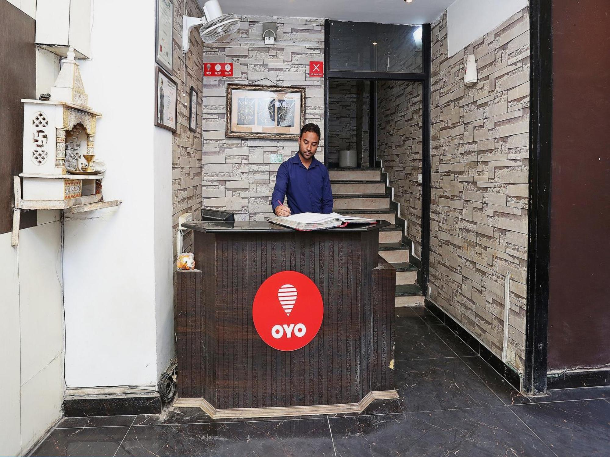 Oyo Flagship Hotel F Five Nueva Delhi Exterior foto